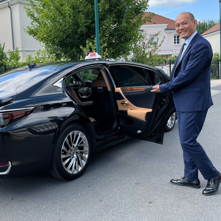 Réservation taxi disponible 7 jours sur 7 Taxi service chauffeur à Bussy disponible 7 jours sur 7